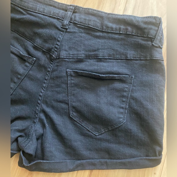 Disney Alice In Wonderland Cheshire Cat Patch Pocket Denim Shorts Size 9 - Picture 8 of 15